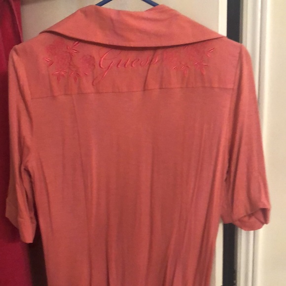SALE!!! NWOT GUESS TOP ๐ฅ๐ฅ๐ฅ๐ฅ - Picture 4 of 5